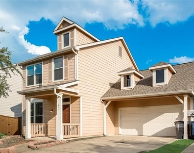 913 Greene Way - Photo Thumbnail 3