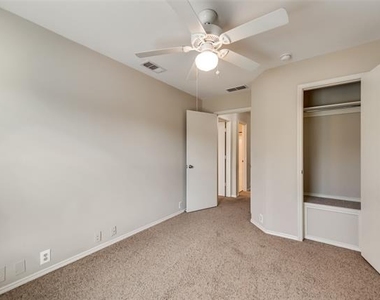 913 Greene Way - Photo Thumbnail 22