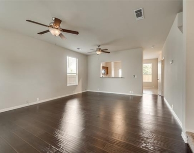 913 Greene Way - Photo Thumbnail 9