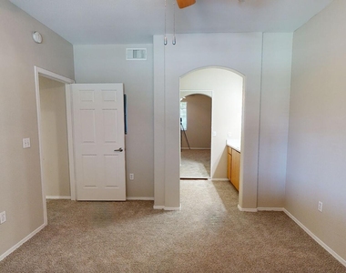 2100 N 145th Avenue - Photo Thumbnail 4