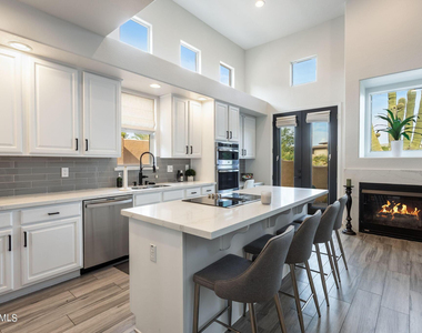 28990 N White Feather Lane - Photo Thumbnail 5