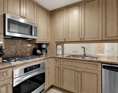 7131 E Rancho Vista Drive - Photo Thumbnail 20