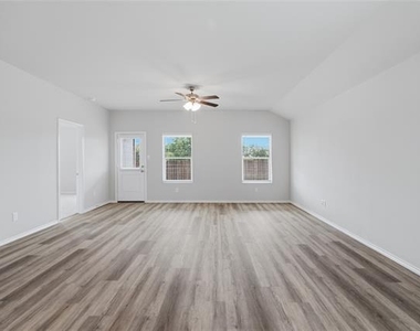 312 Blanco Drive - Photo Thumbnail 17