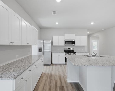312 Blanco Drive - Photo Thumbnail 6