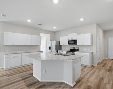 312 Blanco Drive - Photo Thumbnail 9