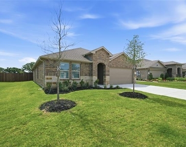 312 Blanco Drive - Photo Thumbnail 2