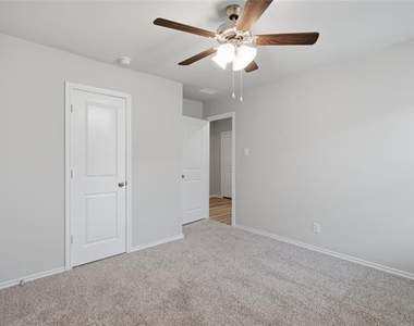 312 Blanco Drive - Photo Thumbnail 16