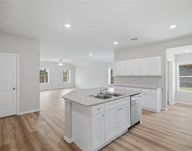 312 Blanco Drive - Photo Thumbnail 8