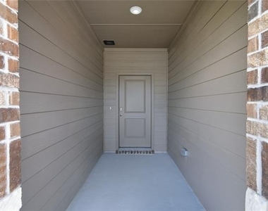 312 Blanco Drive - Photo Thumbnail 27