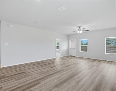 312 Blanco Drive - Photo Thumbnail 3