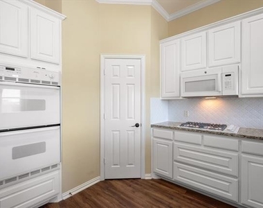1106 Brook Arbor Drive - Photo Thumbnail 11
