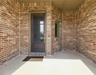 510 Royal Oaks Lane - Photo Thumbnail 1