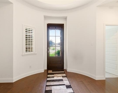 510 Royal Oaks Lane - Photo Thumbnail 2
