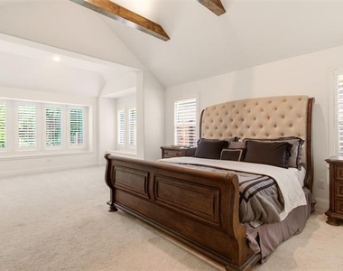 510 Royal Oaks Lane - Photo Thumbnail 10