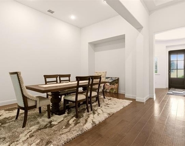 510 Royal Oaks Lane - Photo Thumbnail 6