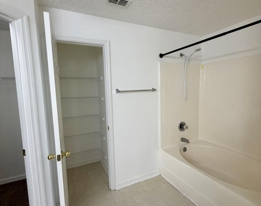 324 Seaside Terrace - Photo Thumbnail 11
