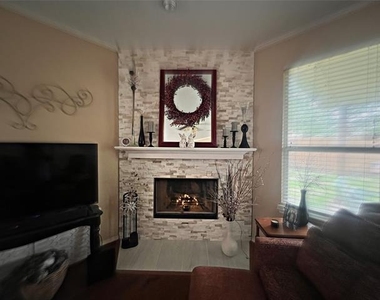 5817 Quicksilver Drive - Photo Thumbnail 6