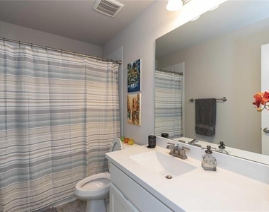 2929 Telford - Photo Thumbnail 19