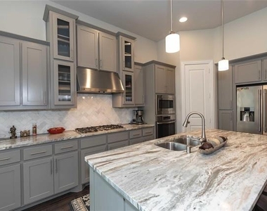 2929 Telford - Photo Thumbnail 4