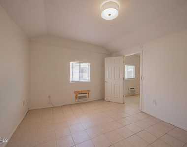 610 N 9th Street - Photo Thumbnail 12