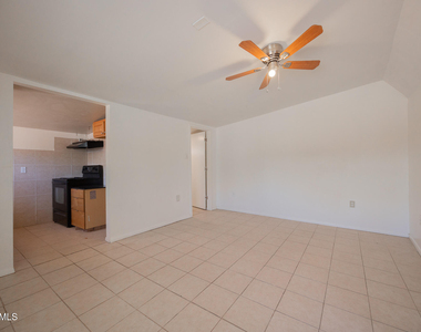 610 N 9th Street - Photo Thumbnail 3