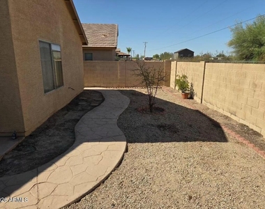 24638 N Shelton Way - Photo Thumbnail 17