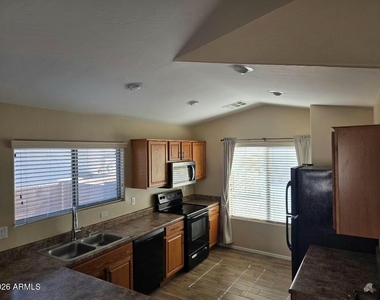 24638 N Shelton Way - Photo Thumbnail 6
