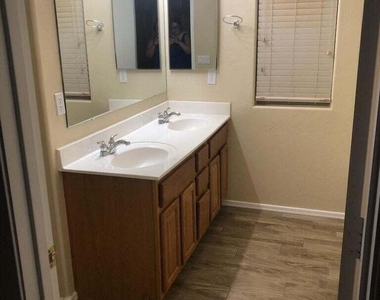 24638 N Shelton Way - Photo Thumbnail 10