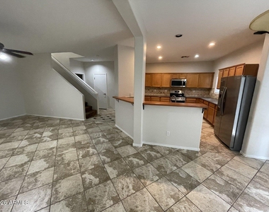 40411 W Helen Court - Photo Thumbnail 4