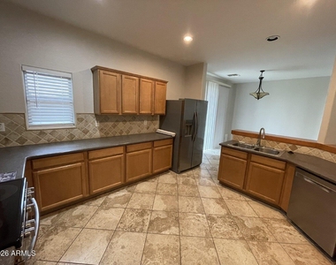 40411 W Helen Court - Photo Thumbnail 3