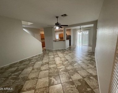 40411 W Helen Court - Photo Thumbnail 5