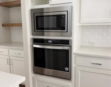 13389 Crestmoor Drive - Photo Thumbnail 6