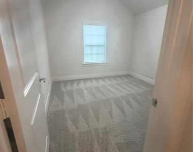 13389 Crestmoor Drive - Photo Thumbnail 10