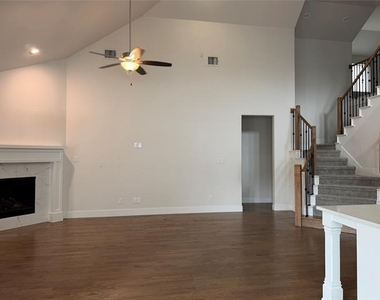 13389 Crestmoor Drive - Photo Thumbnail 3