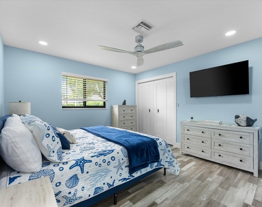 3313 Sherwood Boulevard - Photo Thumbnail 13