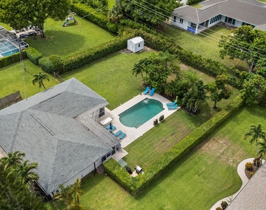 3313 Sherwood Boulevard - Photo Thumbnail 1