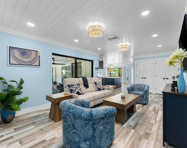 3313 Sherwood Boulevard - Photo Thumbnail 14