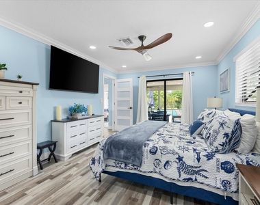 3313 Sherwood Boulevard - Photo Thumbnail 8