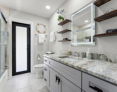 3313 Sherwood Boulevard - Photo Thumbnail 16