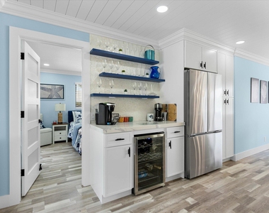 3313 Sherwood Boulevard - Photo Thumbnail 6