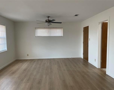 1540 Brumlow Avenue - Photo Thumbnail 16
