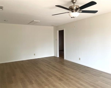 1540 Brumlow Avenue - Photo Thumbnail 1