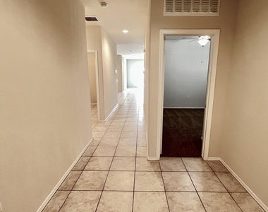 2119 S 46th Street - Photo Thumbnail 2