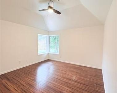 1660 Prescott Circle - Photo Thumbnail 13