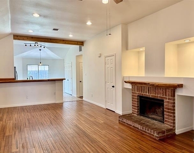 1660 Prescott Circle - Photo Thumbnail 4