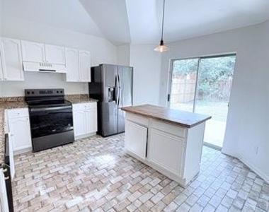 1660 Prescott Circle - Photo Thumbnail 8