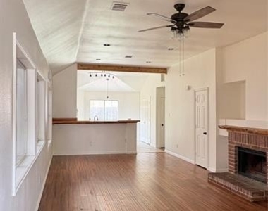 1660 Prescott Circle - Photo Thumbnail 2