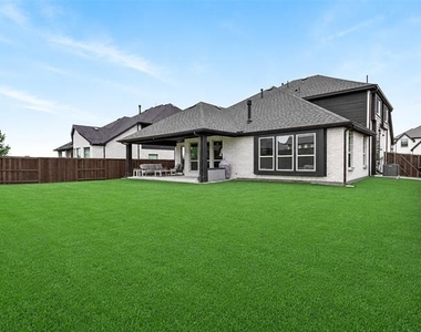 4010 Zina Lane - Photo Thumbnail 36
