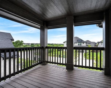 4010 Zina Lane - Photo Thumbnail 3