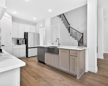 4010 Zina Lane - Photo Thumbnail 13